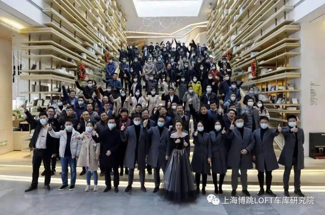 常德全国一百多人在华侨城汉口道6号参观研讨LOFT专利车库技术！